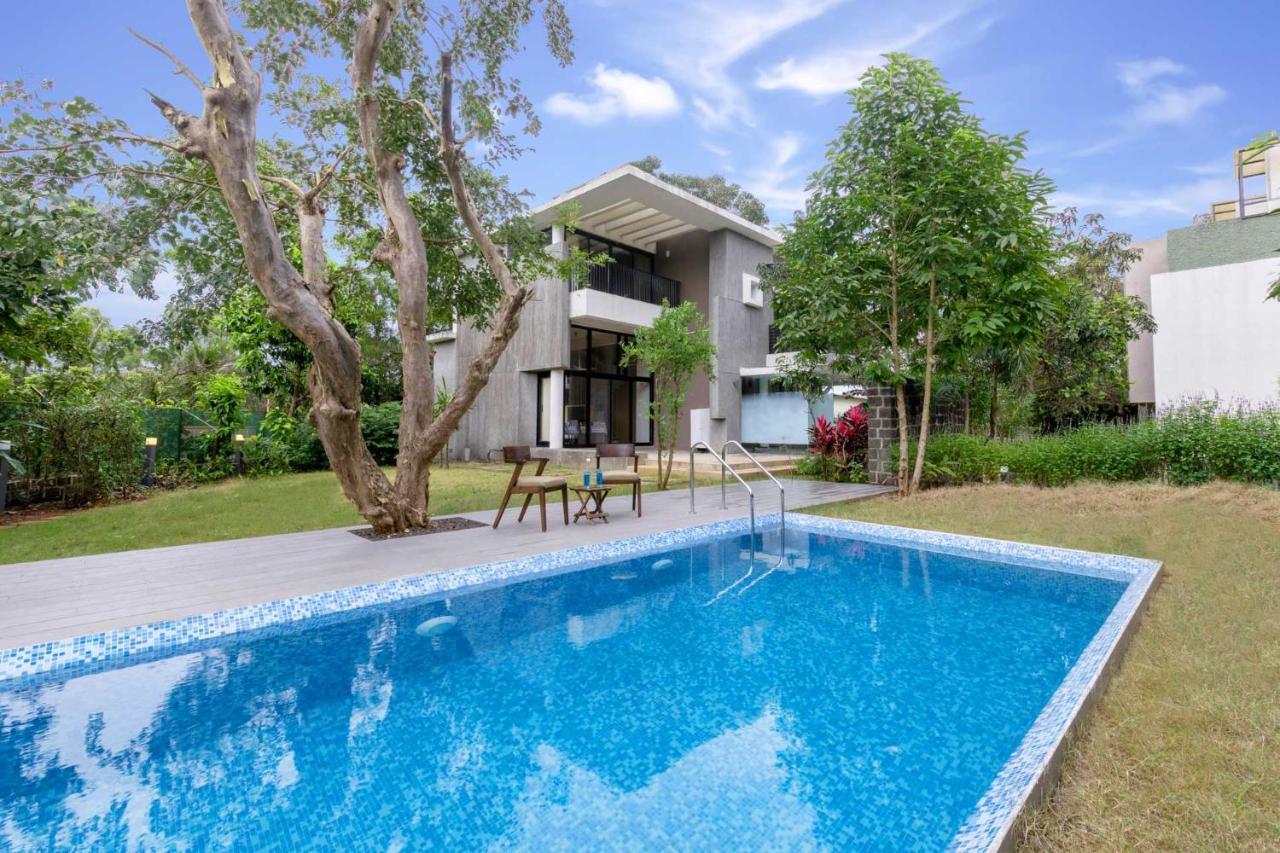 Villa Foresta By Stayvista With Modern Decor, Swimming Pool & Expansive Lawn For A Perfect Escape Лонавла Екстер'єр фото