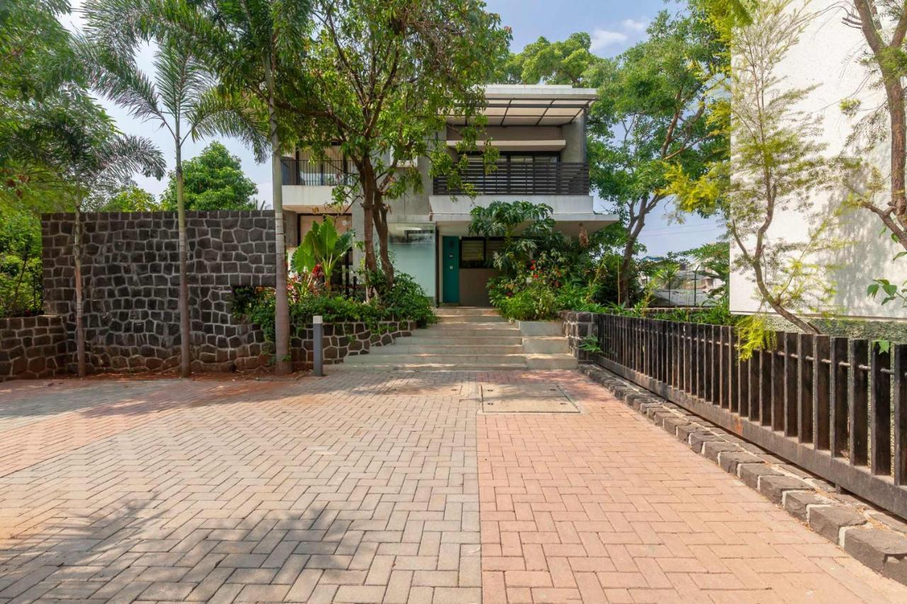 Villa Foresta By Stayvista With Modern Decor, Swimming Pool & Expansive Lawn For A Perfect Escape Лонавла Екстер'єр фото