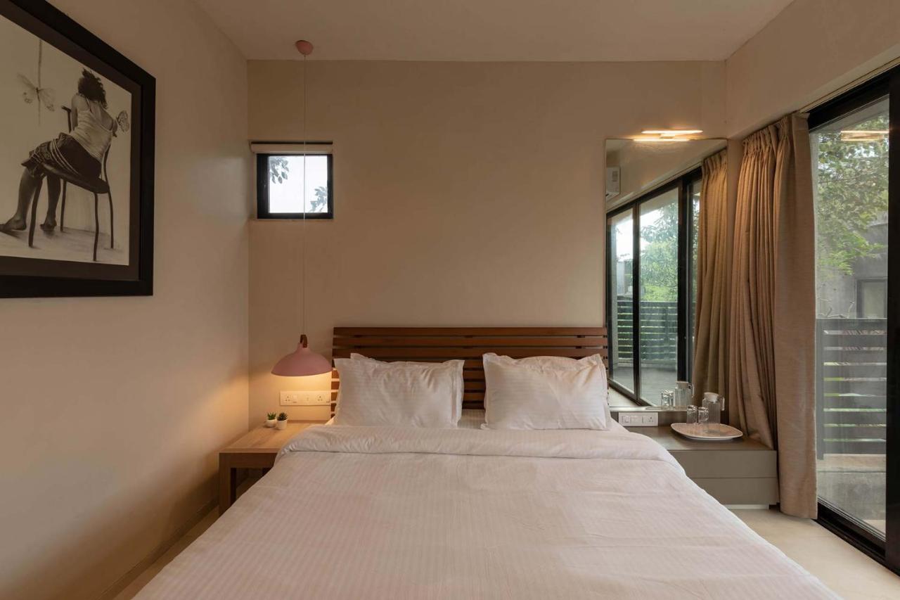Villa Foresta By Stayvista With Modern Decor, Swimming Pool & Expansive Lawn For A Perfect Escape Лонавла Екстер'єр фото